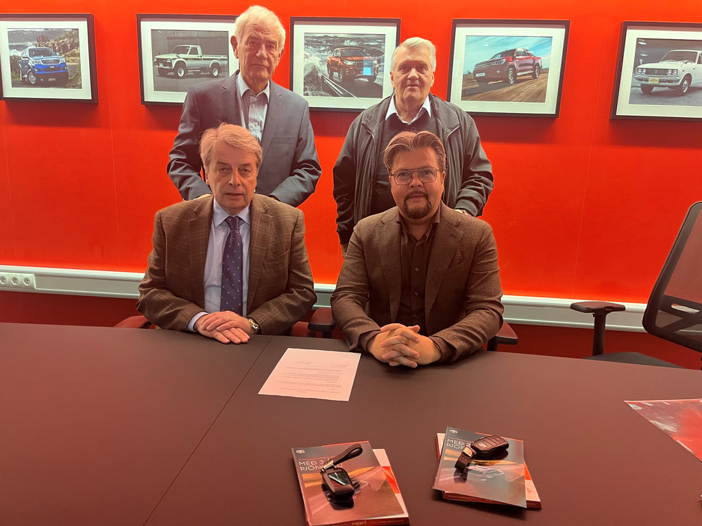 Toyota á Íslandi leggur Sólheimum til tvo bíla